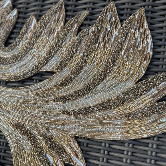 Kim Seybert Gold Leaf Swirl Table Runner - NWT - Picture 3 of 14